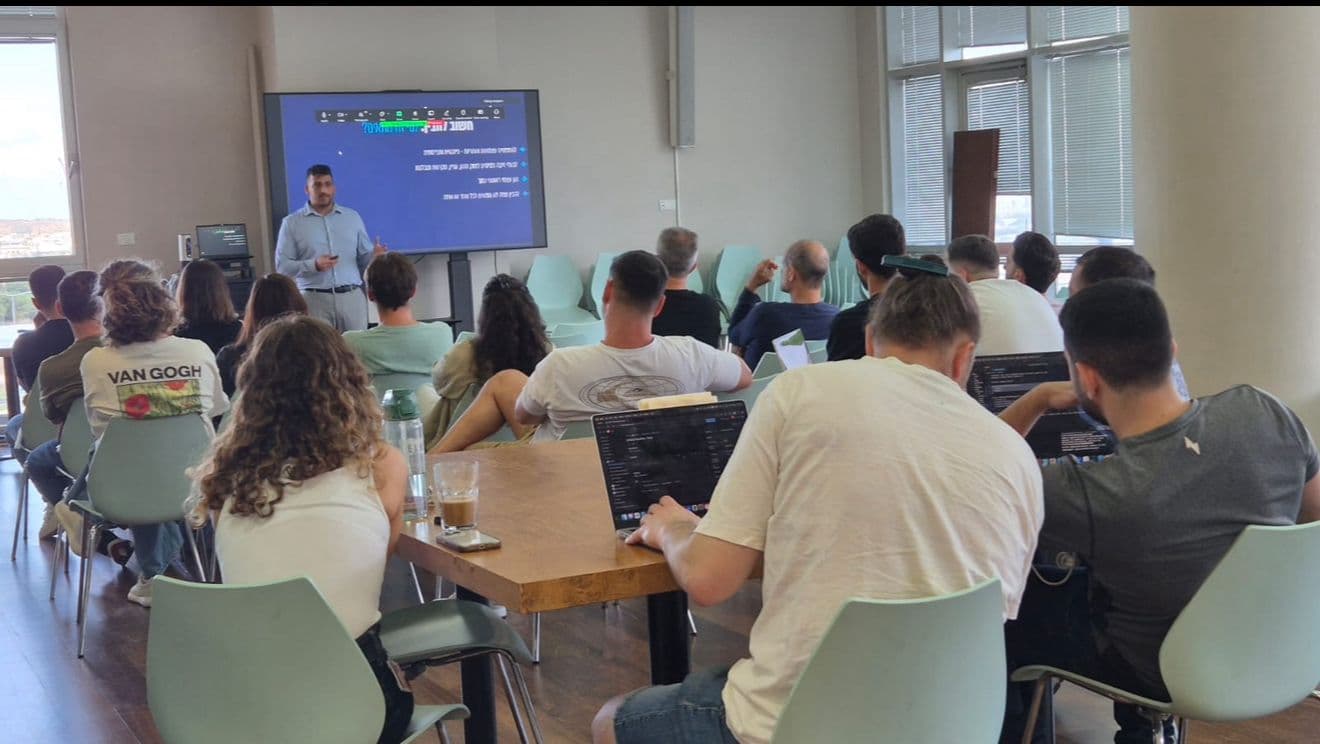 סדנה עם מחשבים ניידים